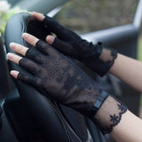 Semi-Finger Lace Sunscreen Gloves Female Summer Ice Silk Half Fingers Anti-Slip Driving Thin Anti-UV Fashion Women Mittens TB54