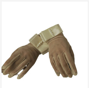 Wedding Etiquette Gloves Accessories Bride