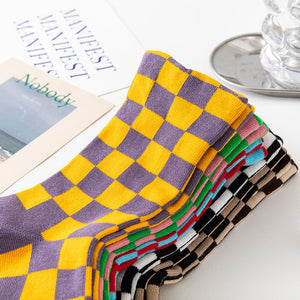 Women's Fashion Chessboard Plaid Contrast Color Tube Socks