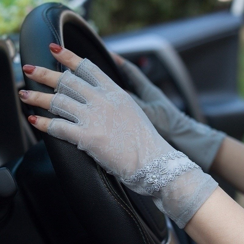 Semi-Finger Lace Sunscreen Gloves Female Summer Ice Silk Half Fingers Anti-Slip Driving Thin Anti-UV Fashion Women Mittens TB54