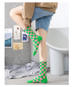 Women's Fashion Chessboard Plaid Contrast Color Tube Socks