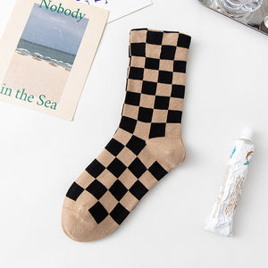 Women's Fashion Chessboard Plaid Contrast Color Tube Socks